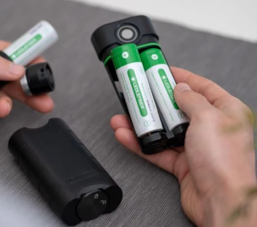 Promo ???? Ledlenser Batterybox7 Pro Charger With 2 X 3.6V Lithium Batteries ⭐ 5 Promo ???? Ledlenser Batterybox7 Pro Charger With 2 X 3.6V Lithium Batteries ⭐ - Image 3